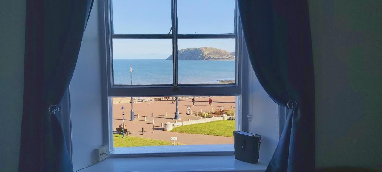 랜디드노 Hen Dy B&B 외부 사진